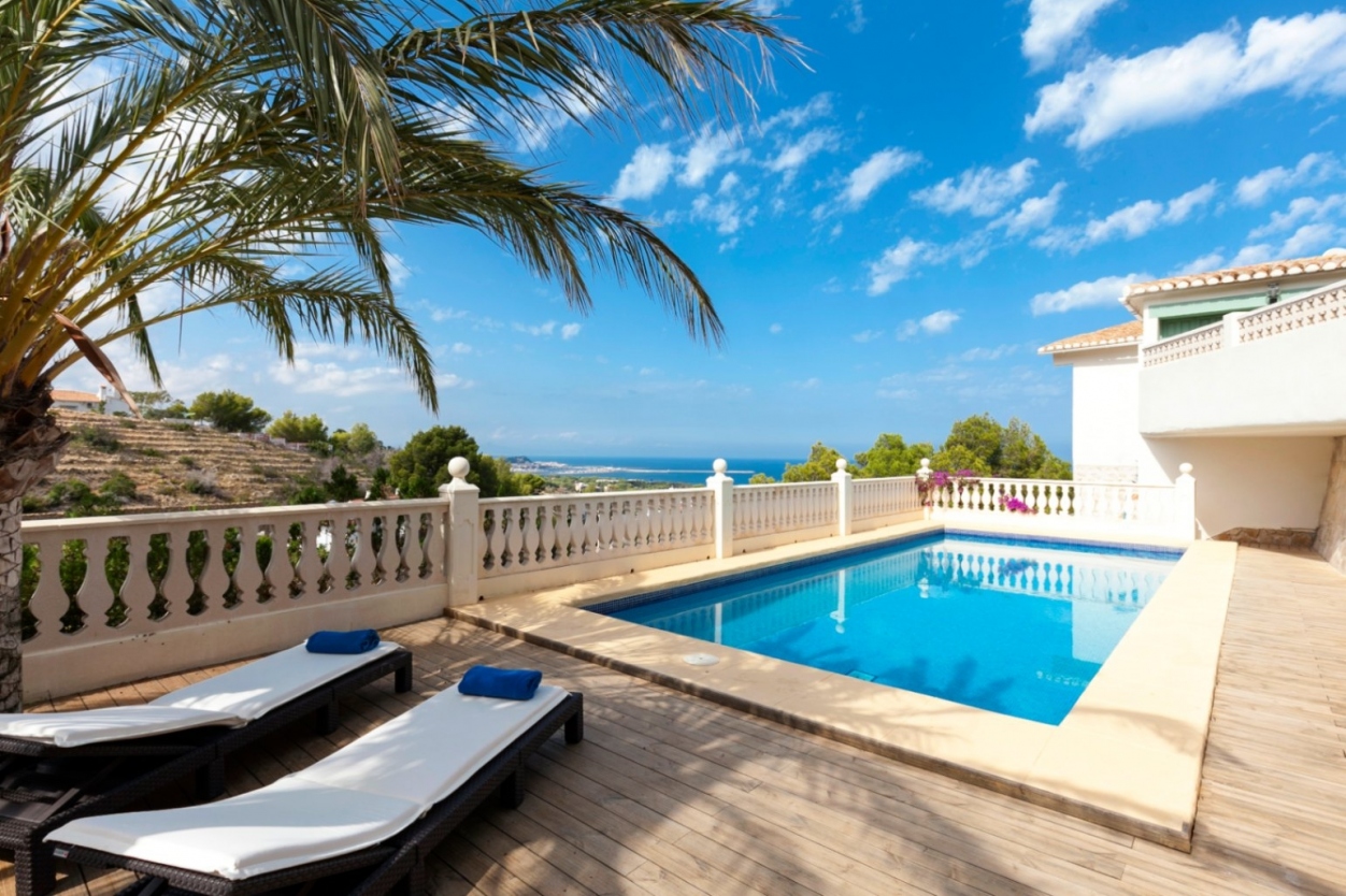 5 bed villa in Denia