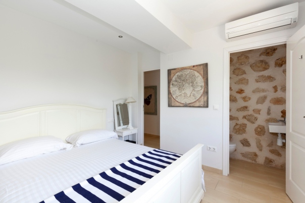 5 bed villa in Denia