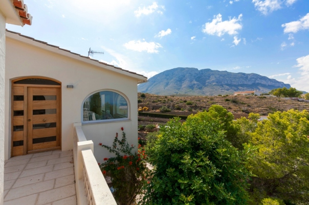 5 bed villa in Denia