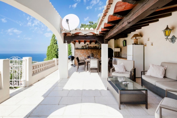 5 bed villa in Denia