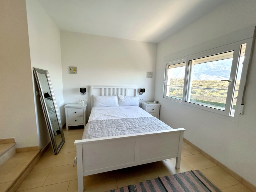 5 bed villa in Denia