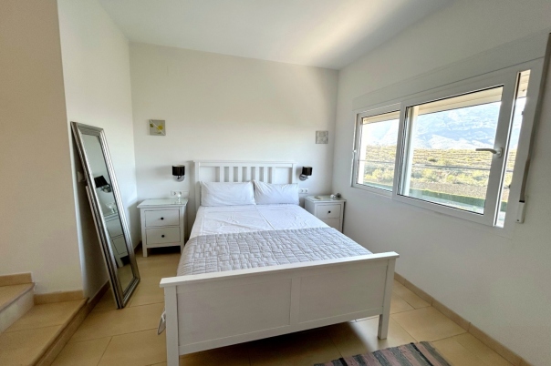 5 bed villa in Denia