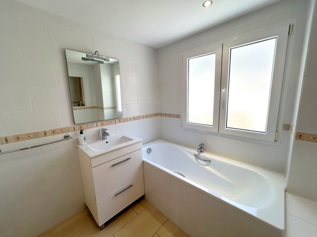 5 bed villa in Denia