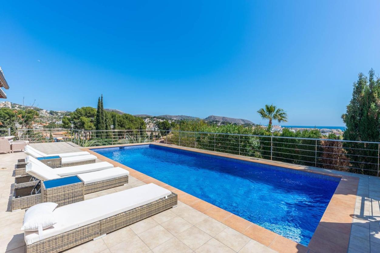 7 bed villas in Moraira
