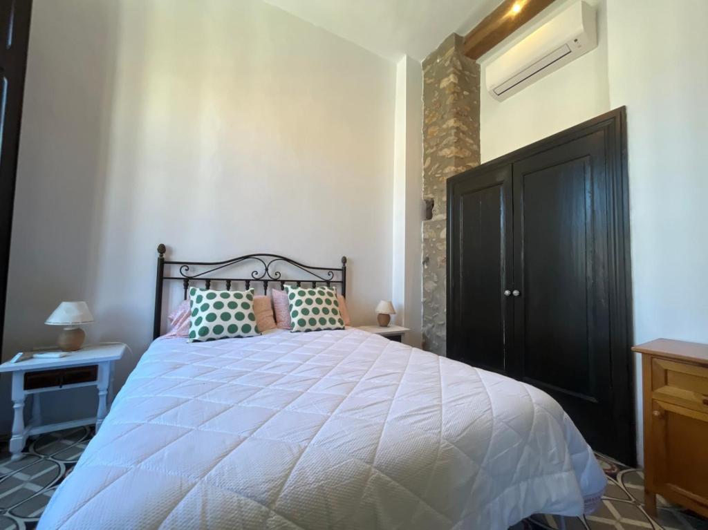 4 bed town_house in Jalón