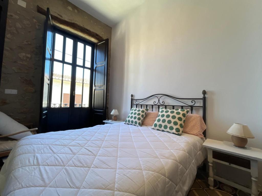 4 bed town_house in Jalón