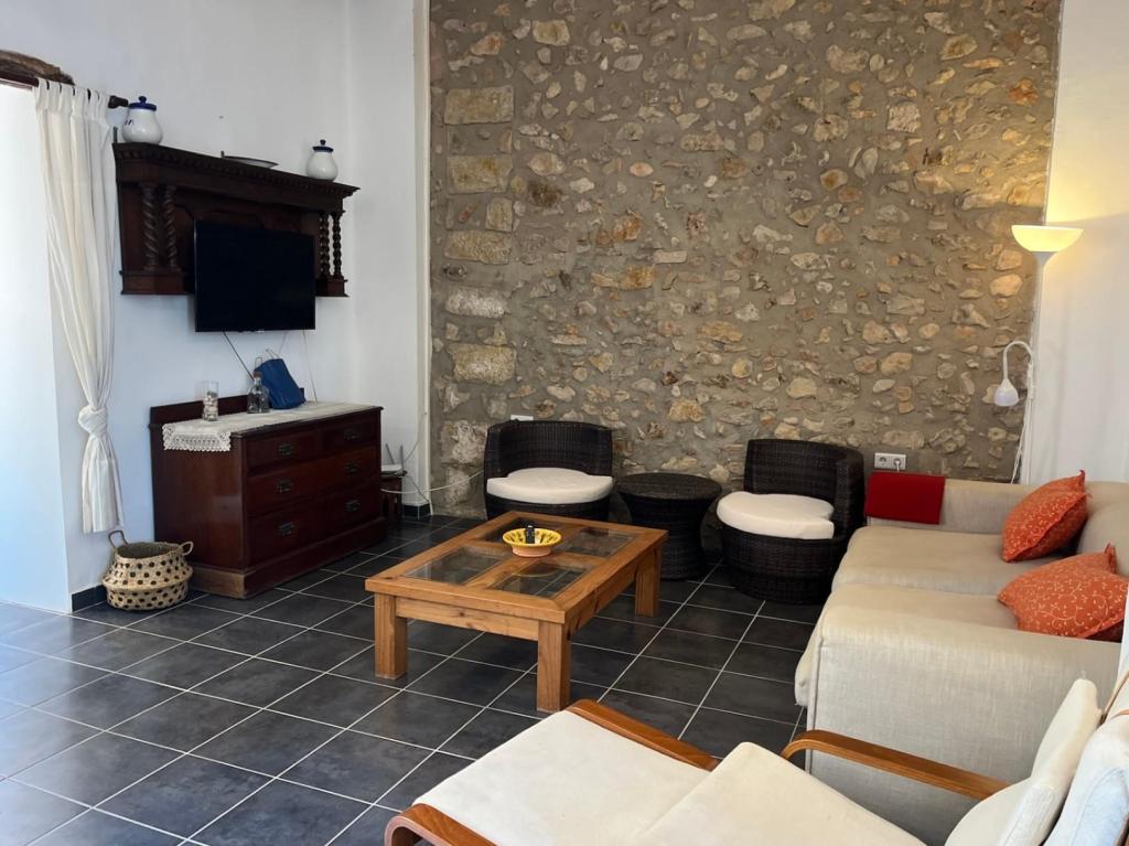 4 bed town_house in Jalón