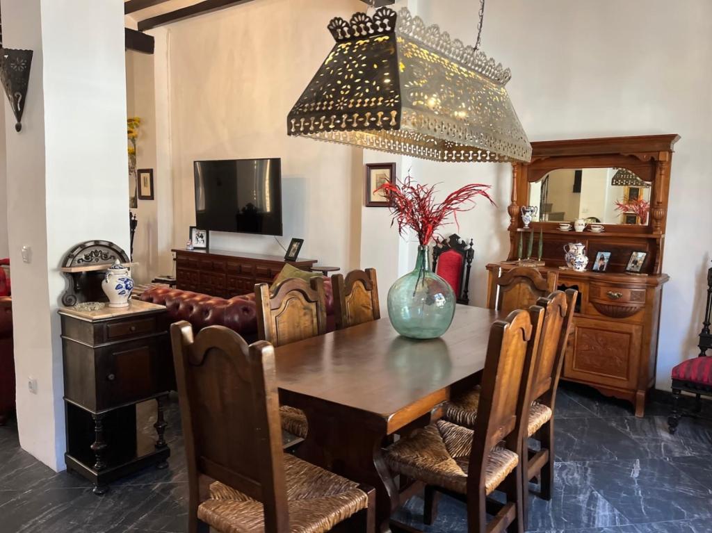 4 bed town_house in Jalón