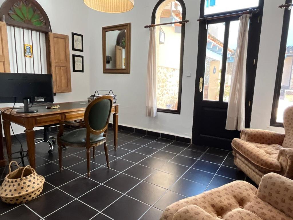 4 bed town_house in Jalón