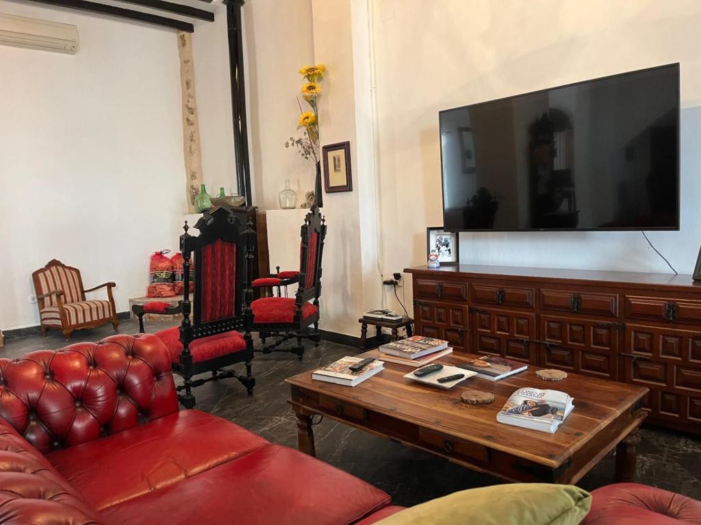 4 bed town_house in Jalón