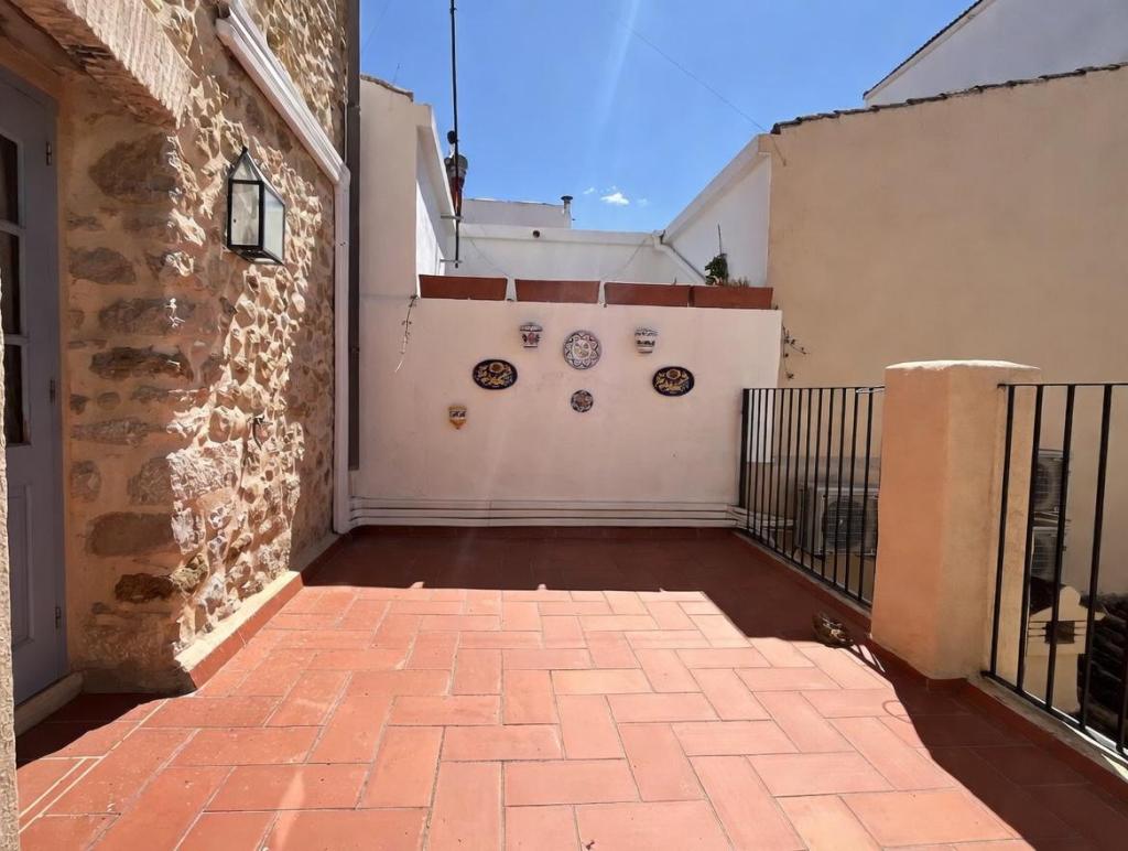 4 bed town_house in Jalón