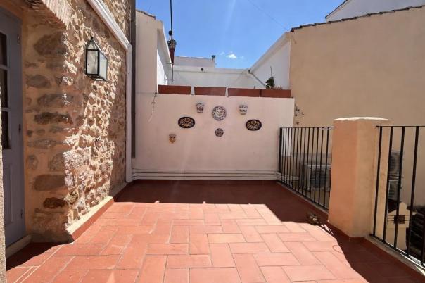 4 bed town_house in Jalón