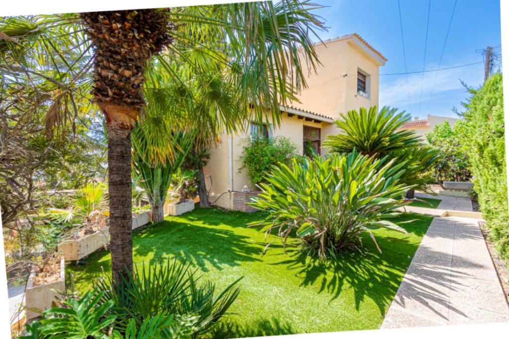 6 bed villa in La Nucía