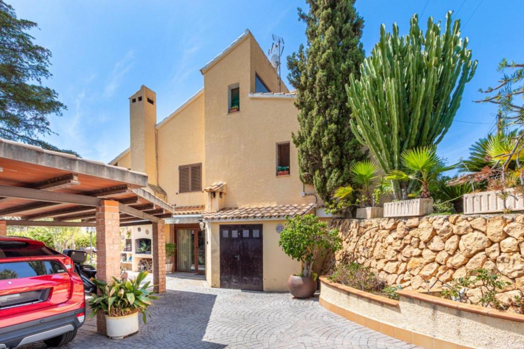 6 bed villa in La Nucía