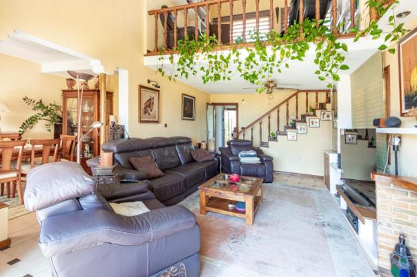 6 bed villa in La Nucía