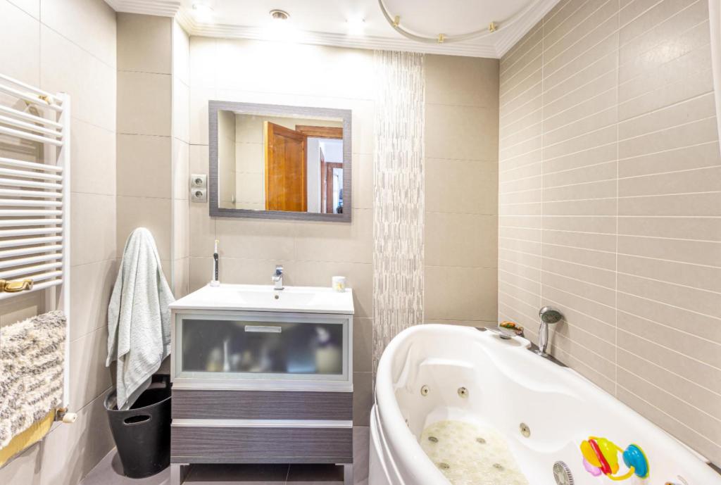 6 bed villa in La Nucía