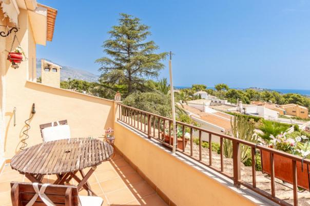 6 bed villa in La Nucía