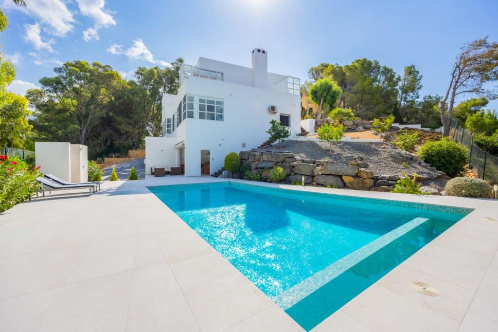 4 bed villa in Altea