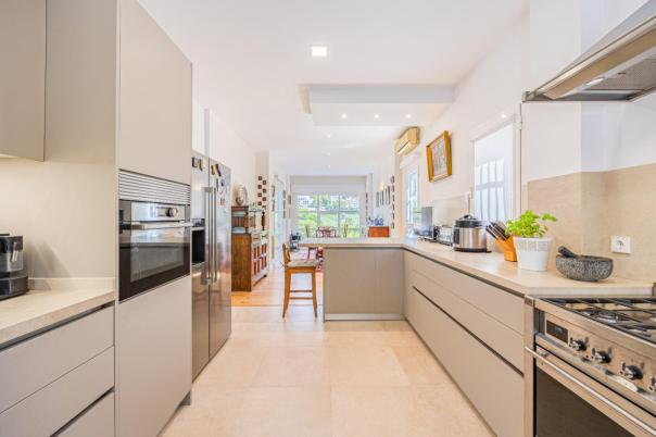 4 bed villa in Altea