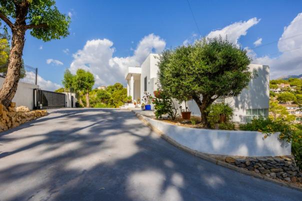 4 bed villa in Altea