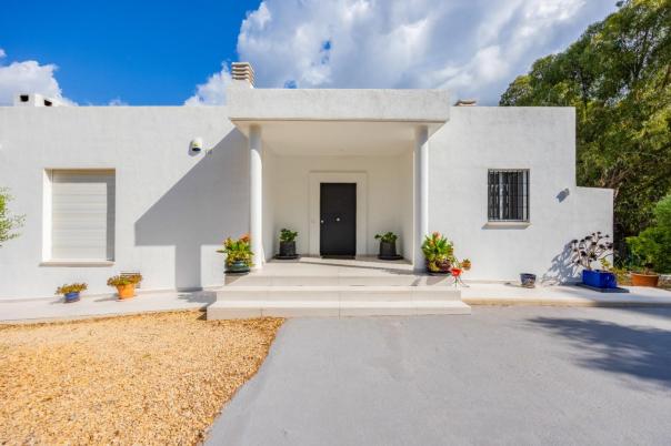 4 bed villa in Altea