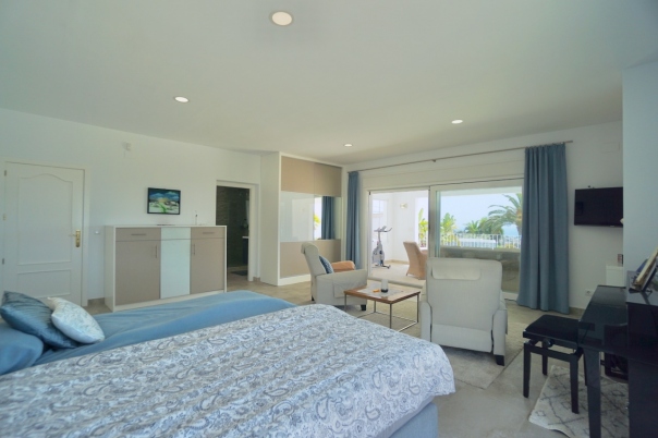 6 bed villas in Benissa