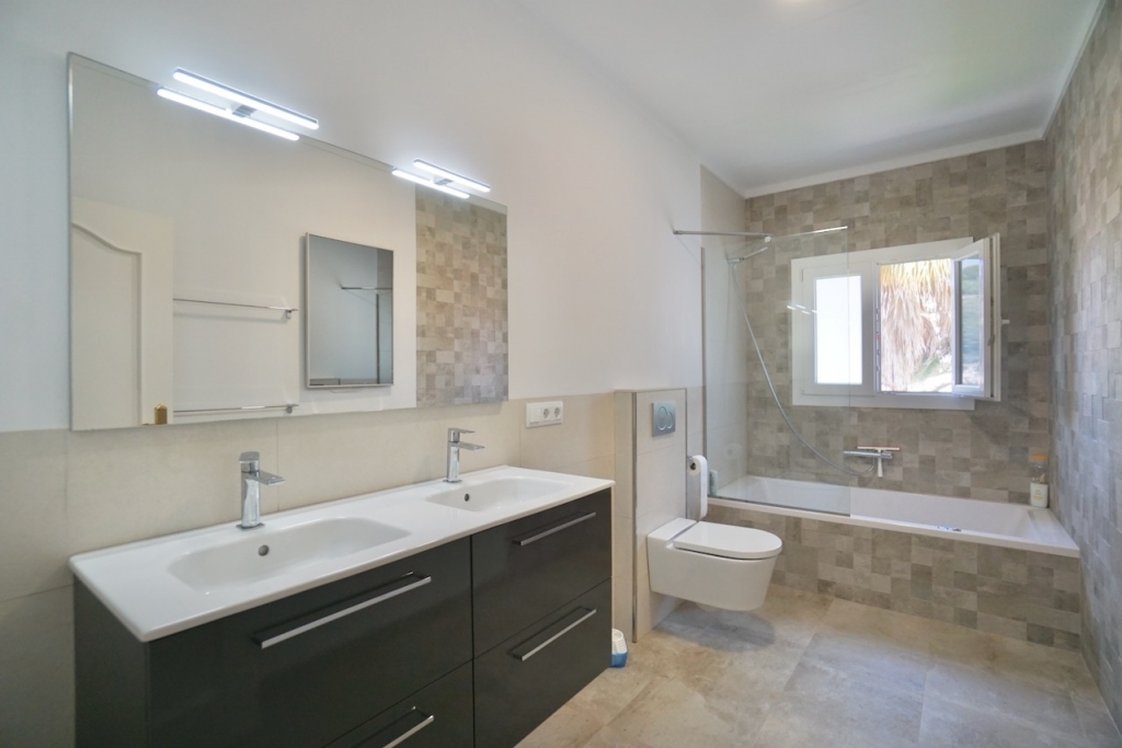 6 bed villas in Benissa