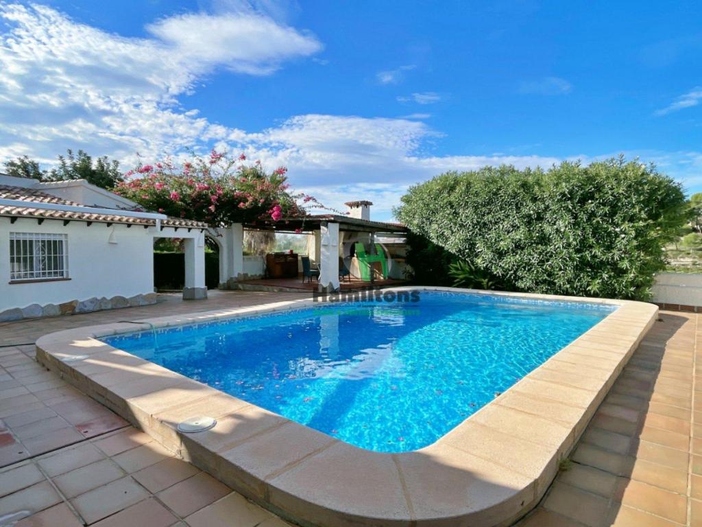 5 bed villa in Moraira