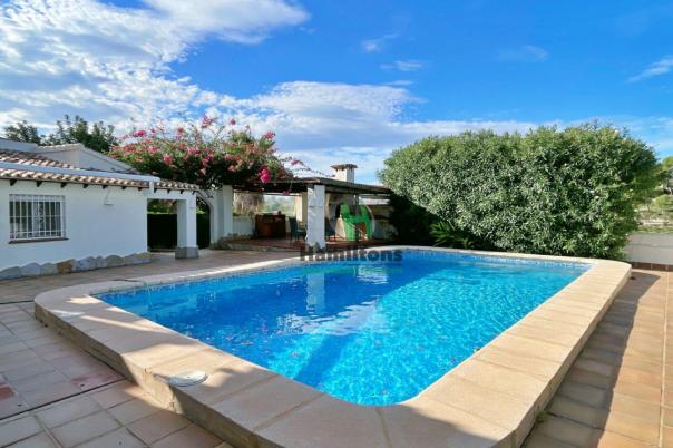 5 bed villa in Moraira