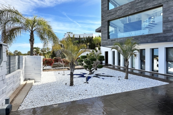 5 bed villa in Javea