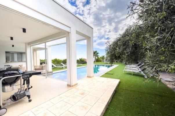5 bed villa in Altea