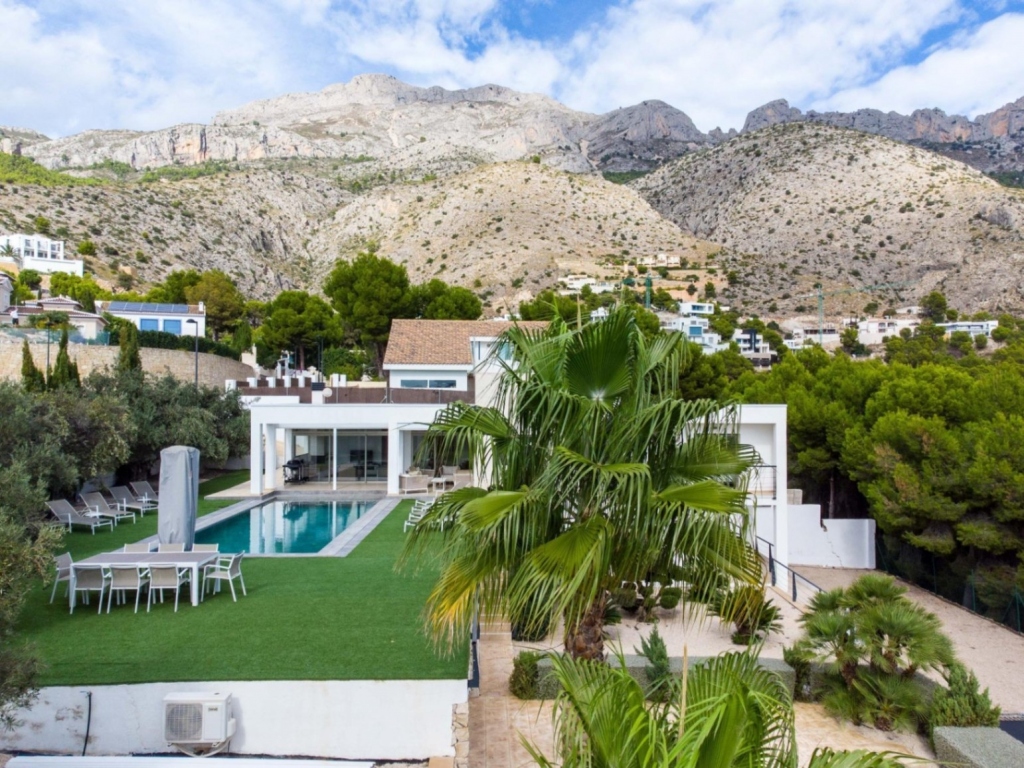 5 bed villa in Altea
