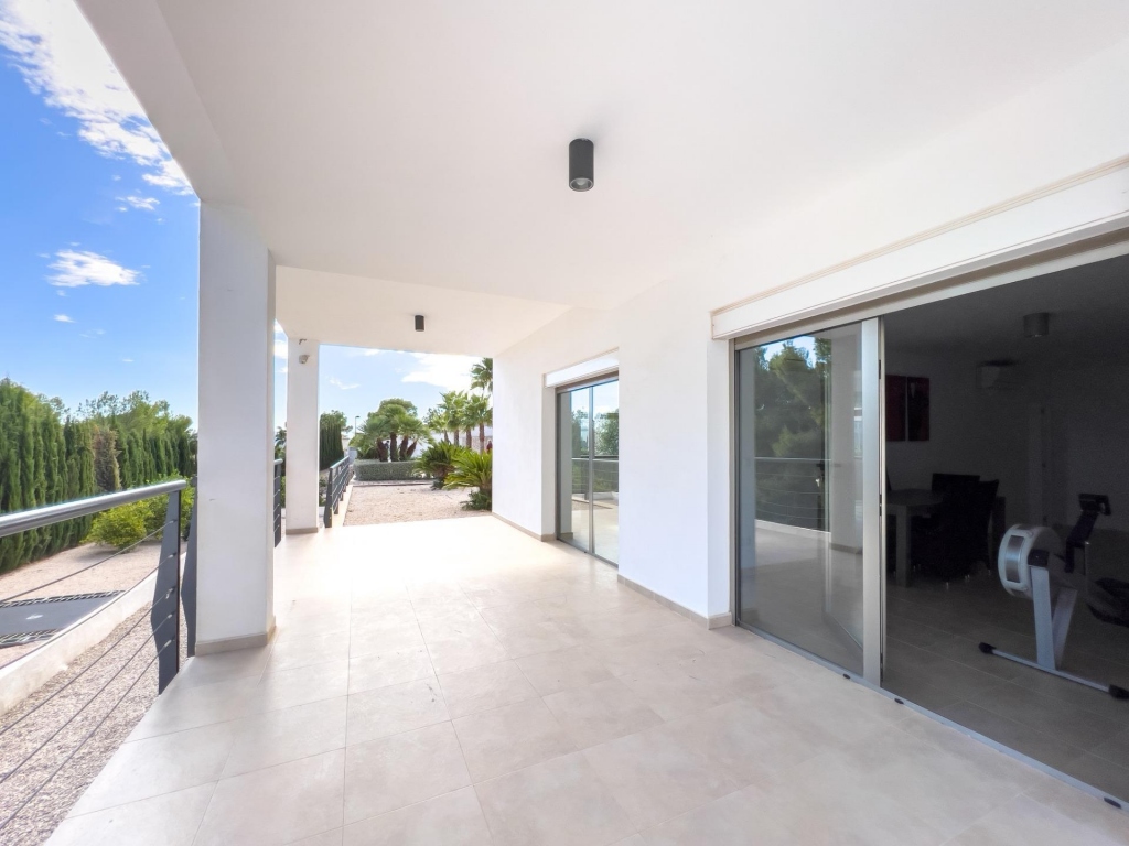 5 bed villa in Altea