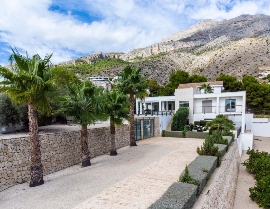 5 bed villa in Altea
