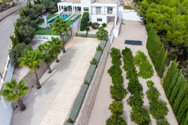 5 bed villa in Altea