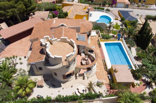5 bed villa in Benitachell