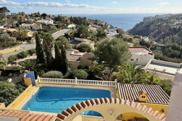 5 bed villa in Benitachell