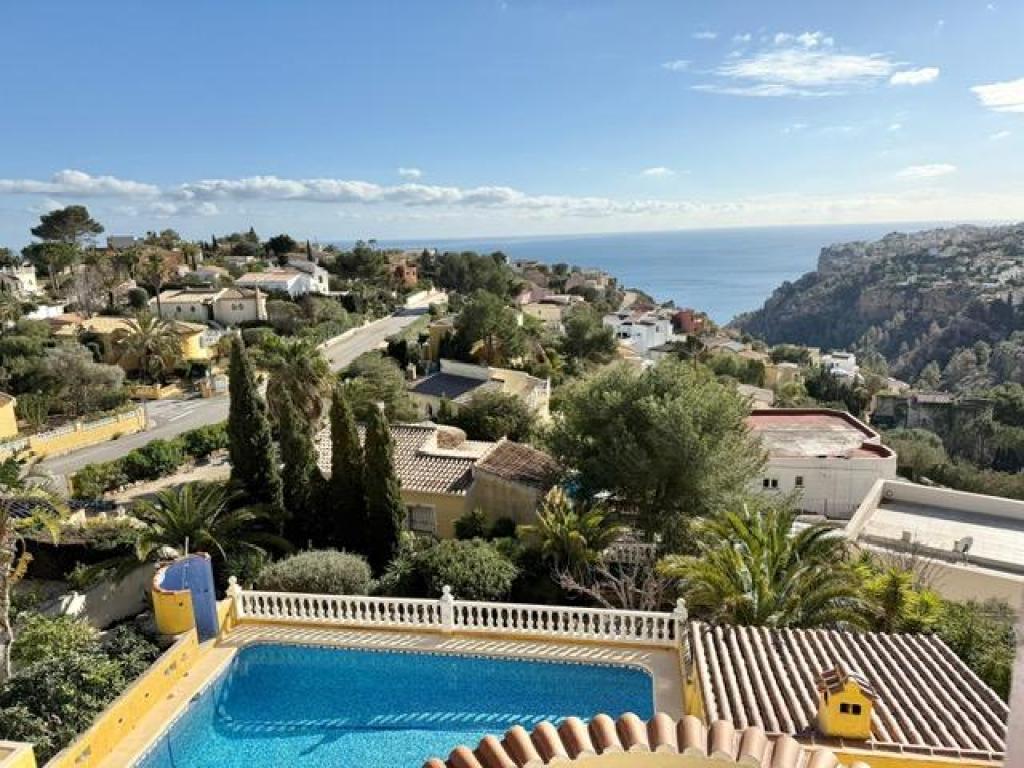5 bed villa in Benitachell