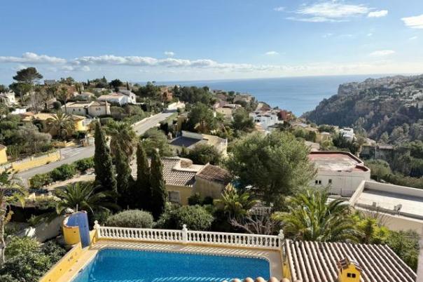 5 bed villa in Benitachell