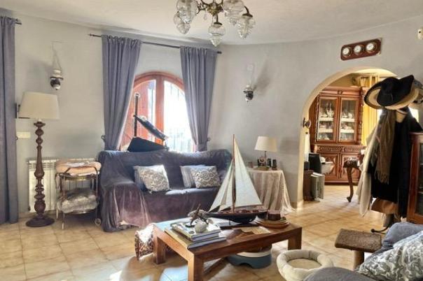 5 bed villa in Benitachell