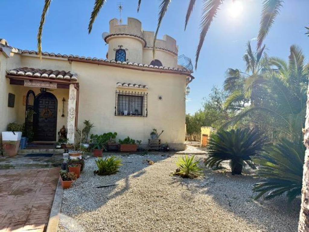 5 bed villa in Benitachell