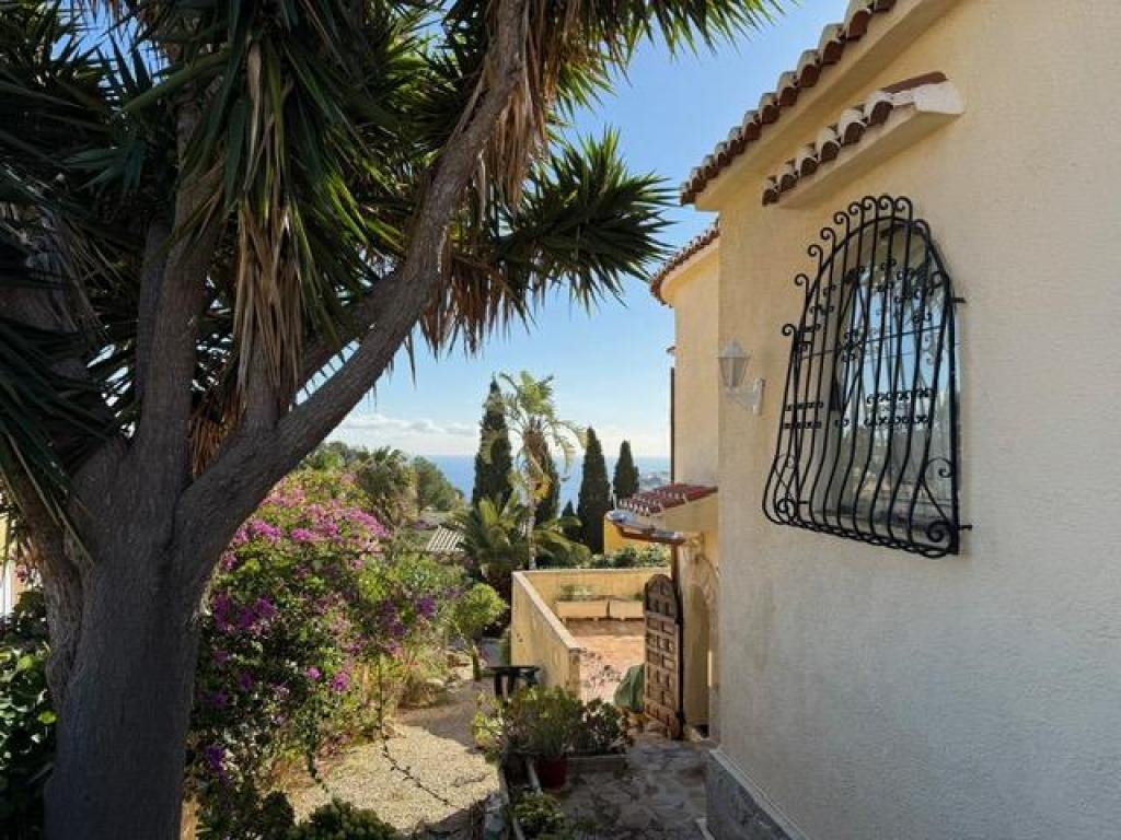 5 bed villa in Benitachell
