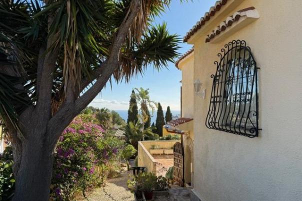 5 bed villa in Benitachell