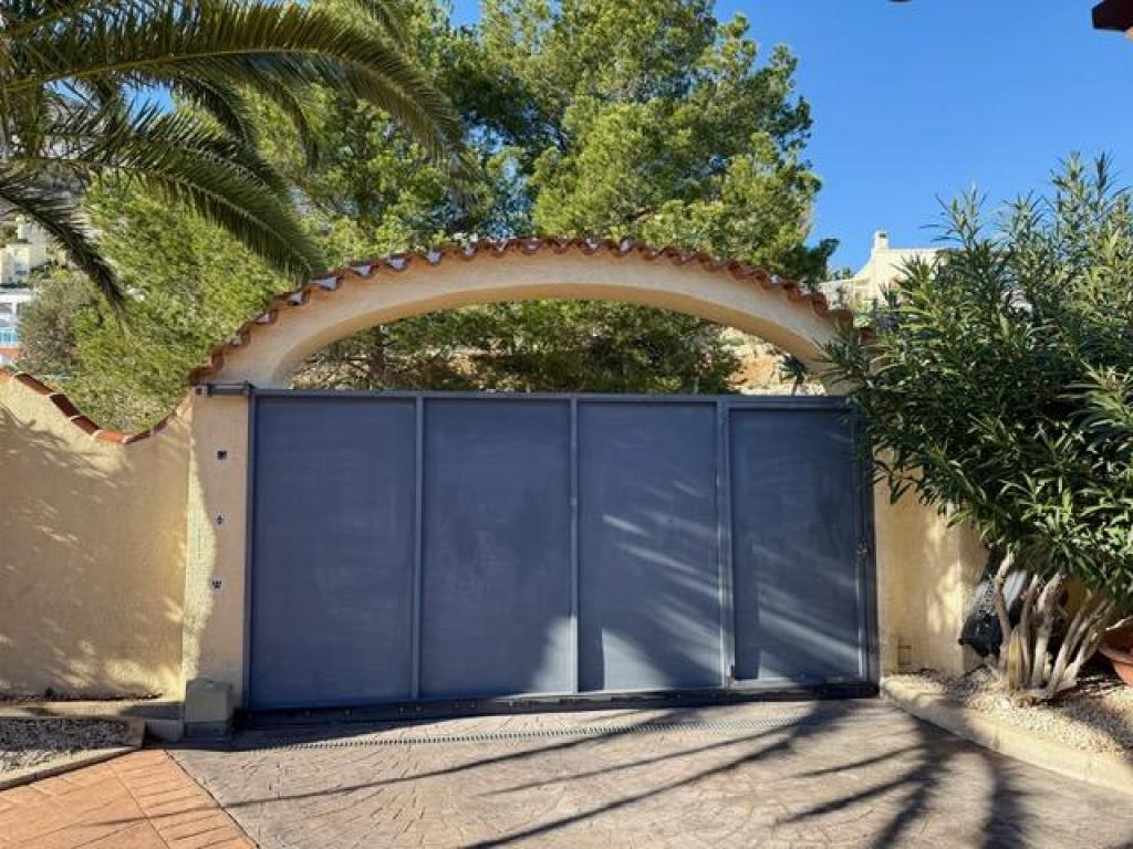 5 bed villa in Benitachell