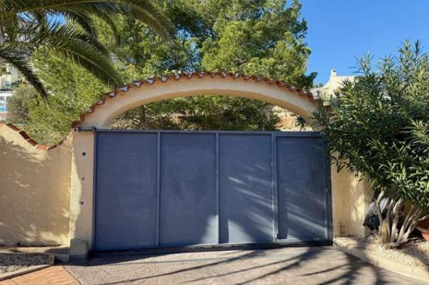 5 bed villa in Benitachell