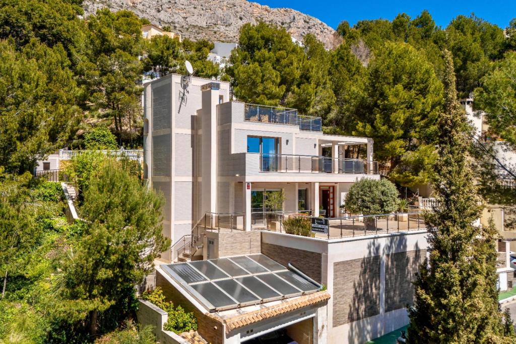 5 bed villa in Altea