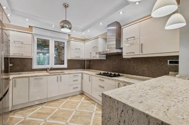 5 bed villa in Altea