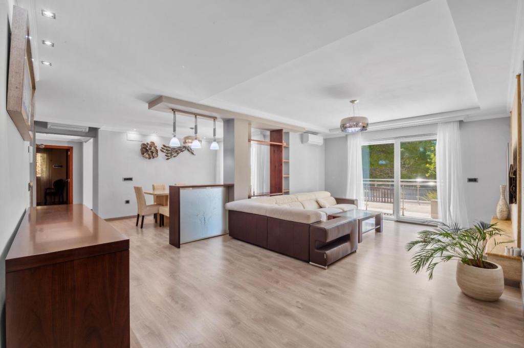 5 bed villa in Altea