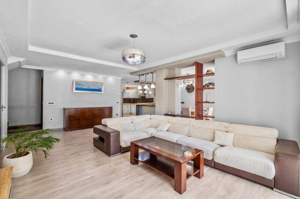 5 bed villa in Altea