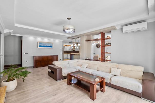 5 bed villa in Altea